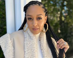 tia mowry wearing braids