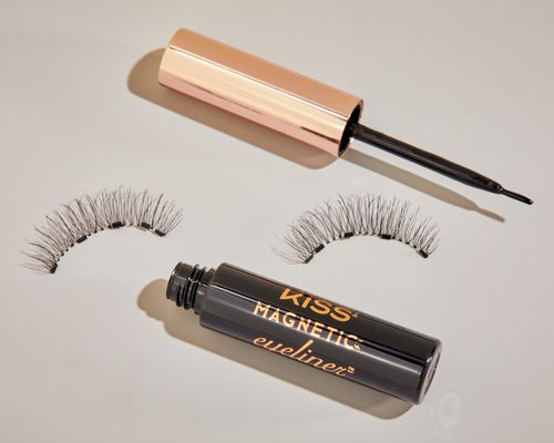 Contents of the Kiss Magnetic Eyeliner & Lure Lash Kit on a white surface