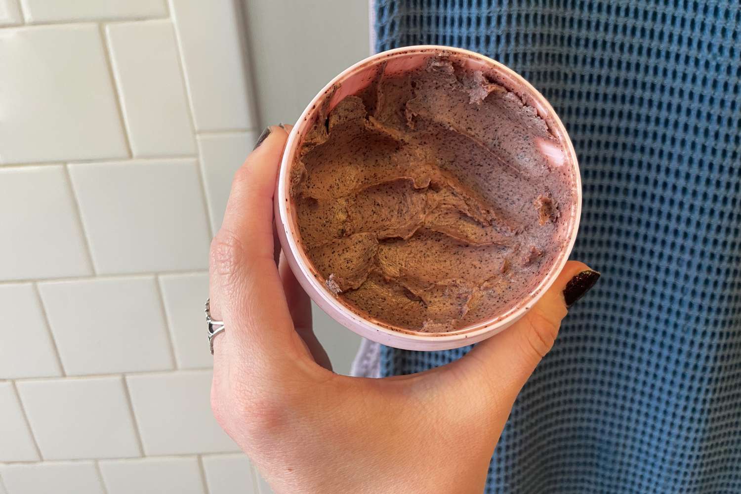 Close-up of an open container of Shaz & Kiks Balancing Clay Hair Cleanser