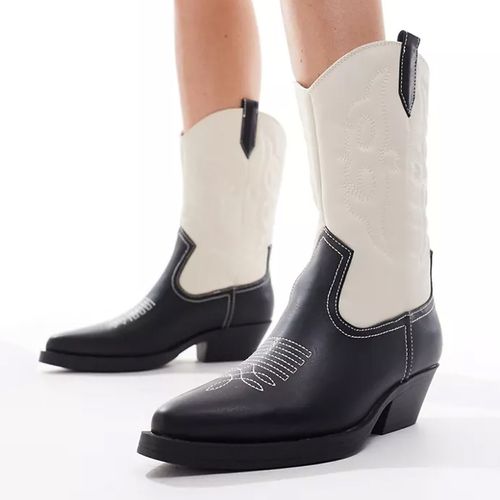 ASOS ONLY Heeled Western Boots