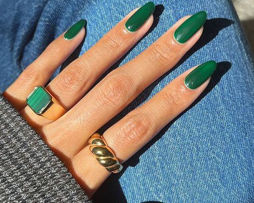 green nails