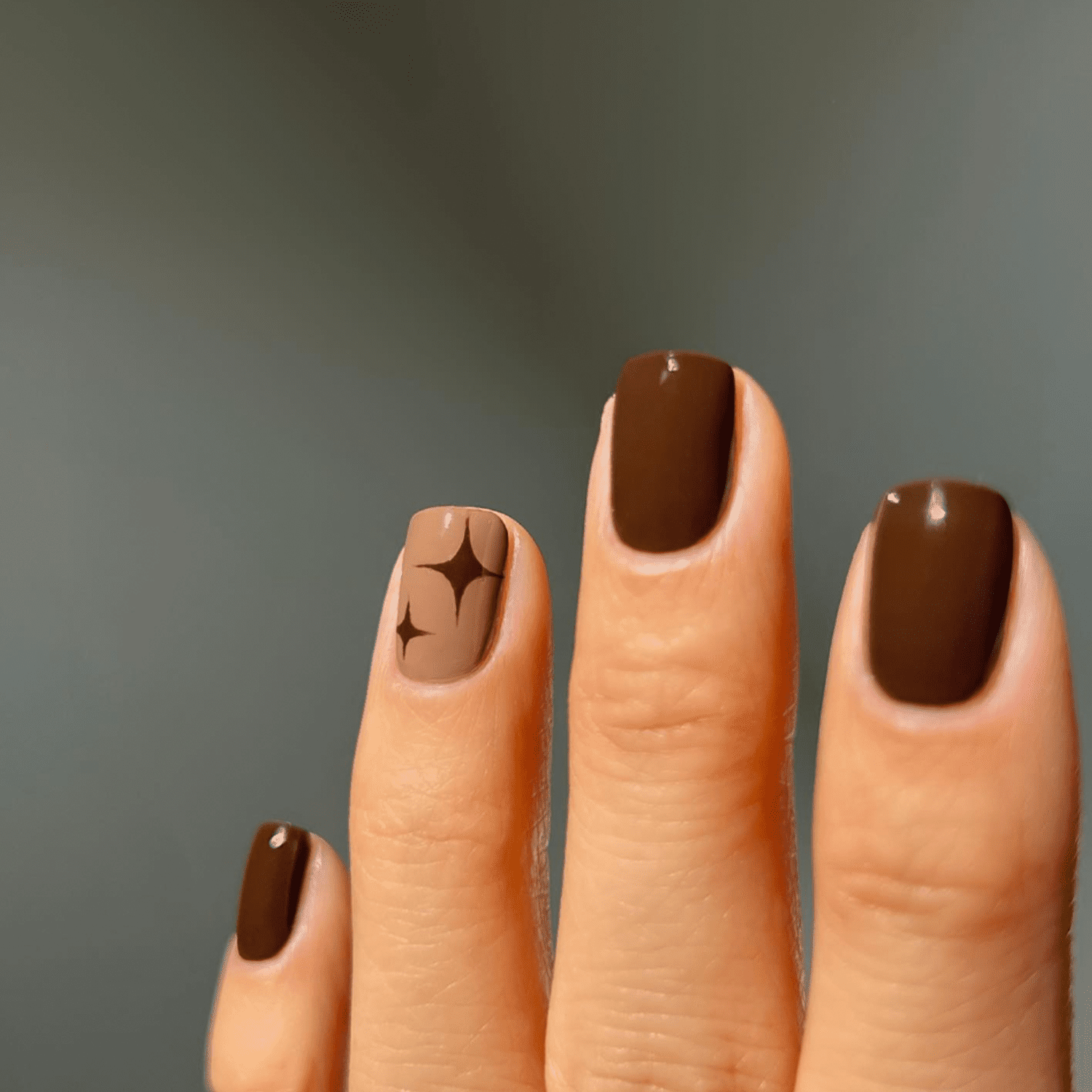 Hot chocolate nails