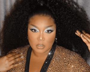 Lizzo wearing silver eyeshadow 