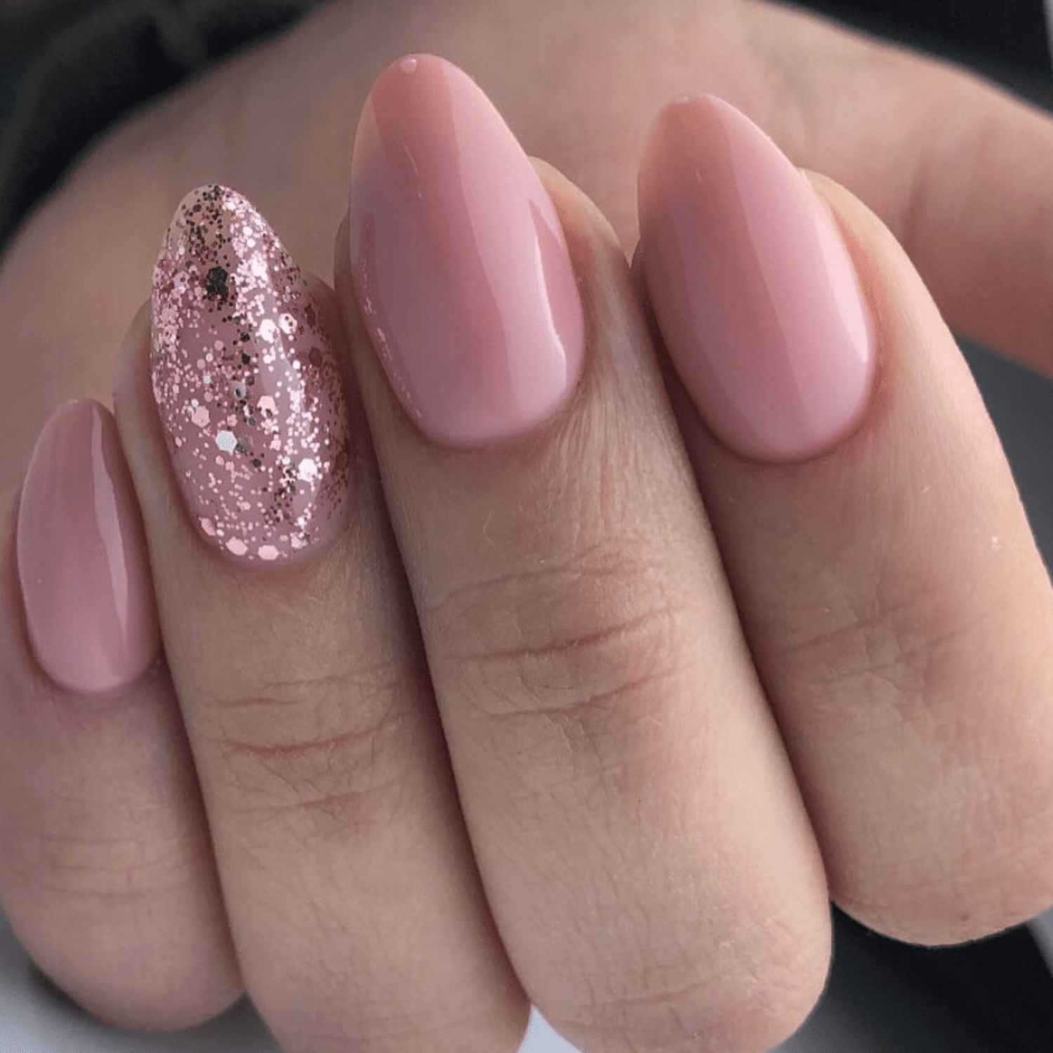 Blush pink manicure with rose gold foil glitter accent nail