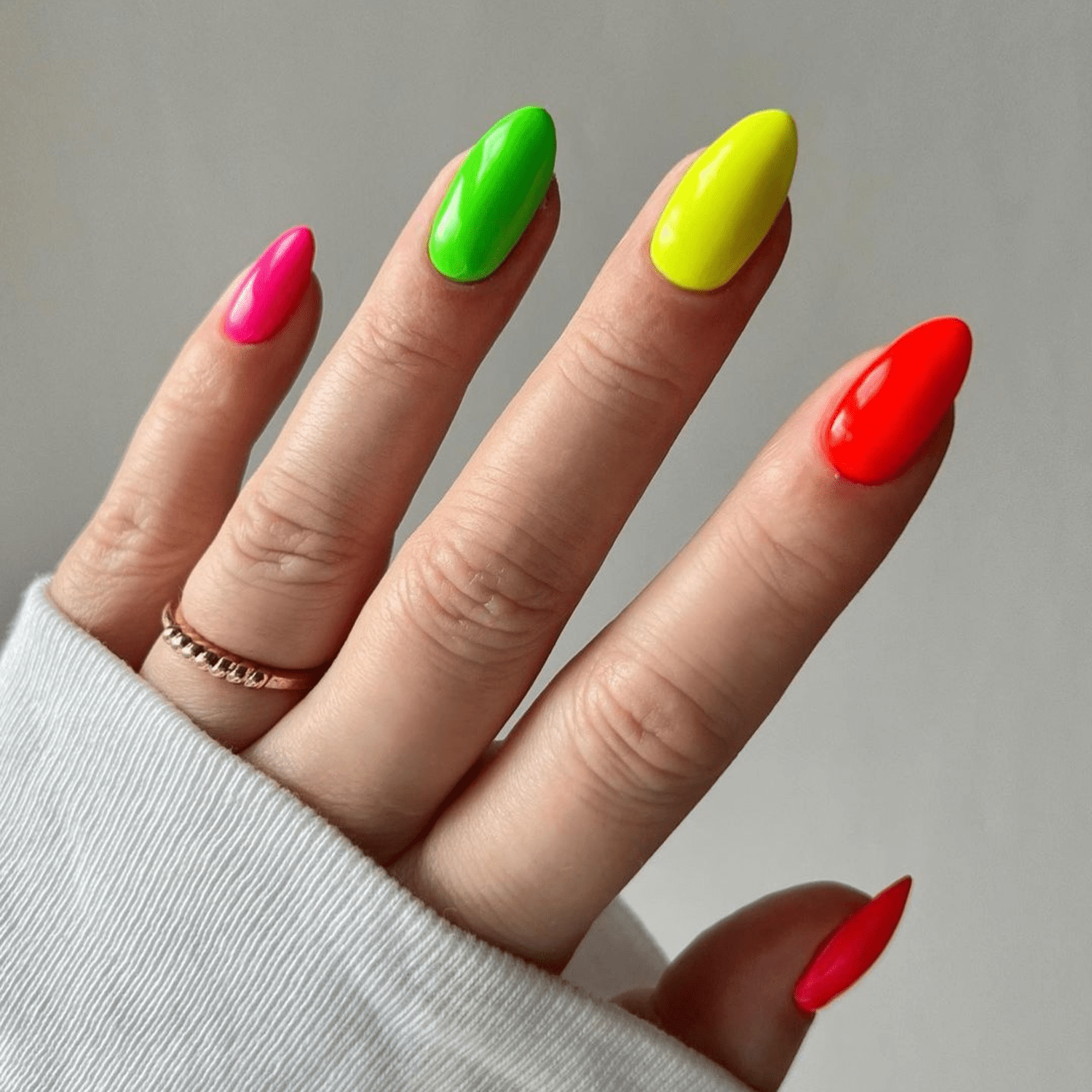 Neon manicure