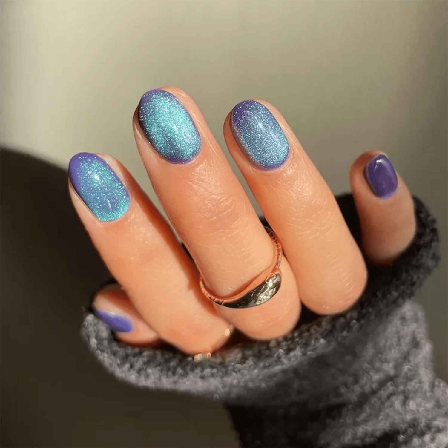 Velvet nails